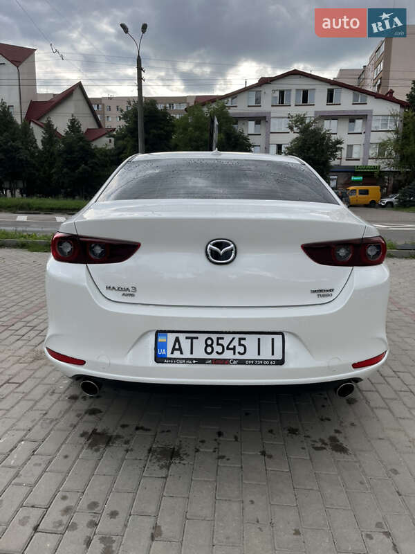 Седан Mazda 3 2022 в Ивано-Франковске