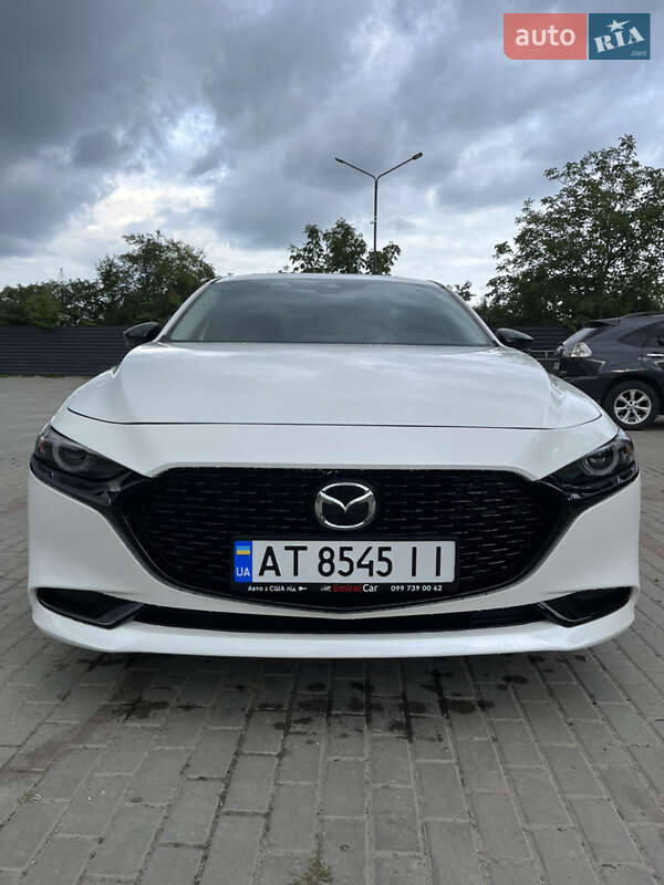 Седан Mazda 3 2022 в Ивано-Франковске