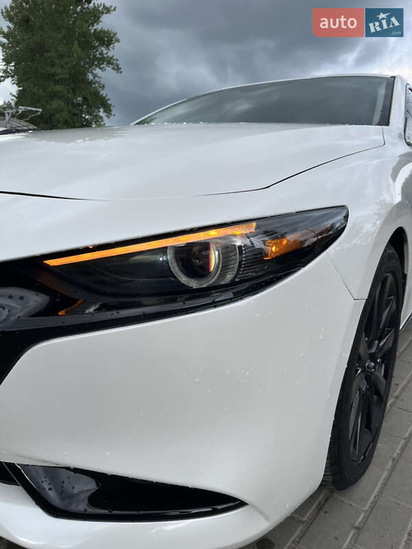 Седан Mazda 3 2022 в Ивано-Франковске