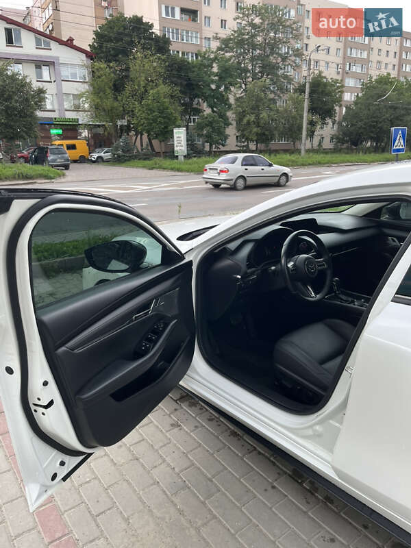 Седан Mazda 3 2022 в Ивано-Франковске