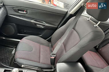 Седан Mazda 3 2004 в 