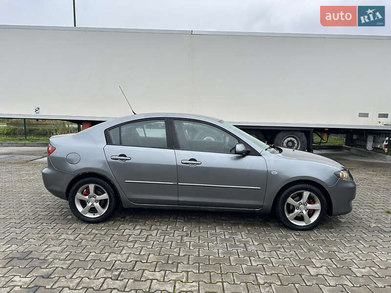 Седан Mazda 3 2004 в Коломые