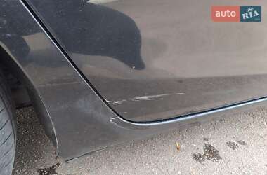 Седан Mazda 3 2010 в 