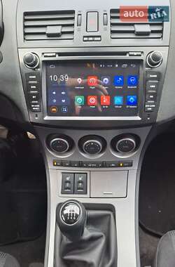 Седан Mazda 3 2010 в 