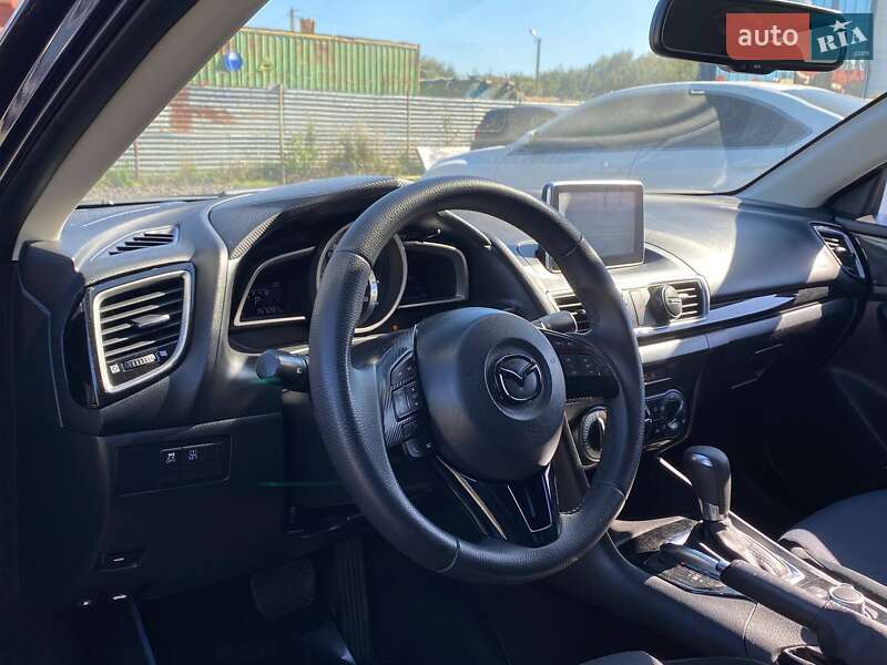 Седан Mazda 3 2016 в Львове