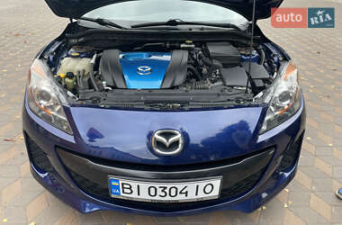 Седан Mazda 3 2012 в Лубнах