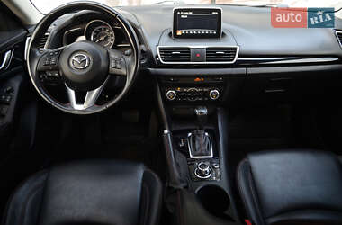 Седан Mazda 3 2015 в 