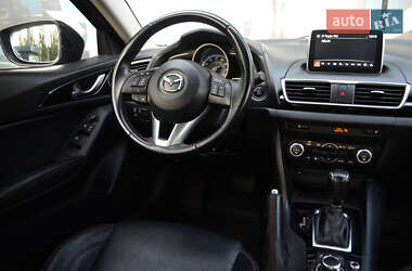 Седан Mazda 3 2015 в 