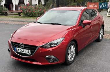 Хэтчбек Mazda 3 2015 в 
