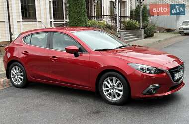 Хэтчбек Mazda 3 2015 в 