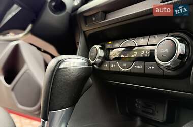 Хэтчбек Mazda 3 2015 в 