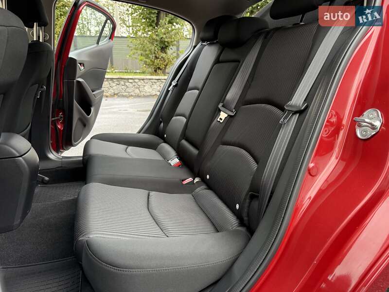 Хэтчбек Mazda 3 2015 в Виннице