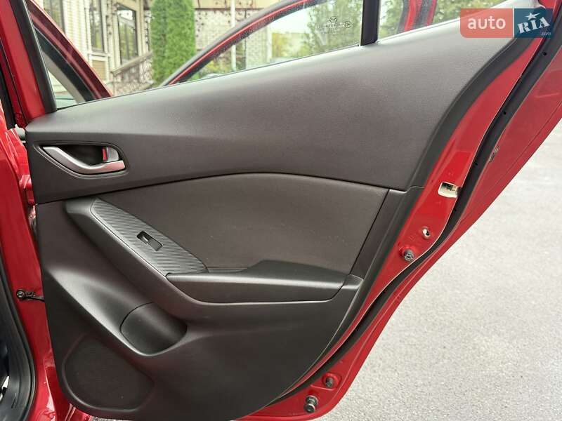 Хэтчбек Mazda 3 2015 в Виннице