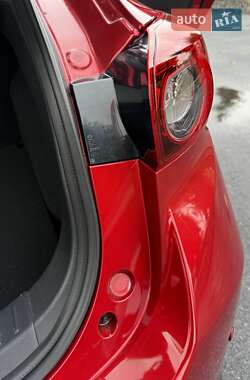 Хэтчбек Mazda 3 2015 в 