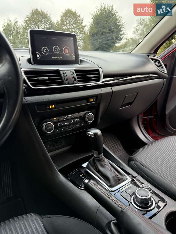 Хэтчбек Mazda 3 2015 в Виннице