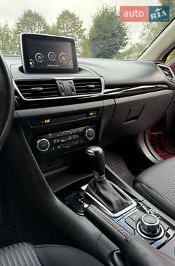 Хэтчбек Mazda 3 2015 в 