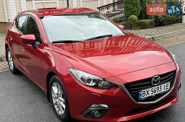 Хэтчбек Mazda 3 2015 в 