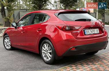 Хэтчбек Mazda 3 2015 в 