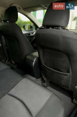 Седан Mazda 3 2014 в 