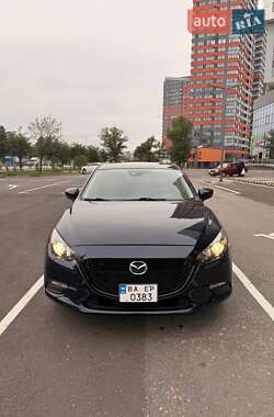 Седан Mazda 3 2017 в 