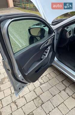 Седан Mazda 3 2016 в 