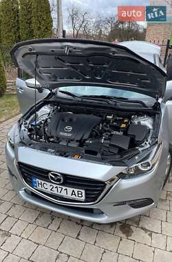Седан Mazda 3 2016 в 