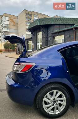 Седан Mazda 3 2013 в 