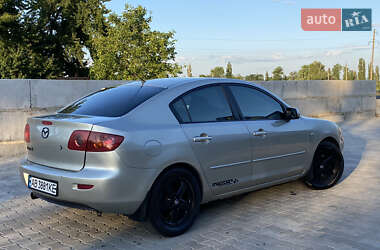 Седан Mazda 3 2004 в 
