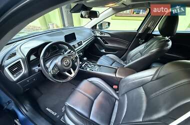 Седан Mazda 3 2018 в 