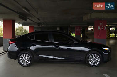 Седан Mazda 3 2017 в 