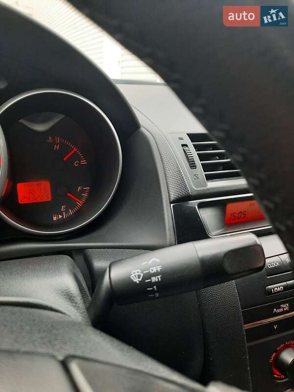 Седан Mazda 3 2004 в Черновцах