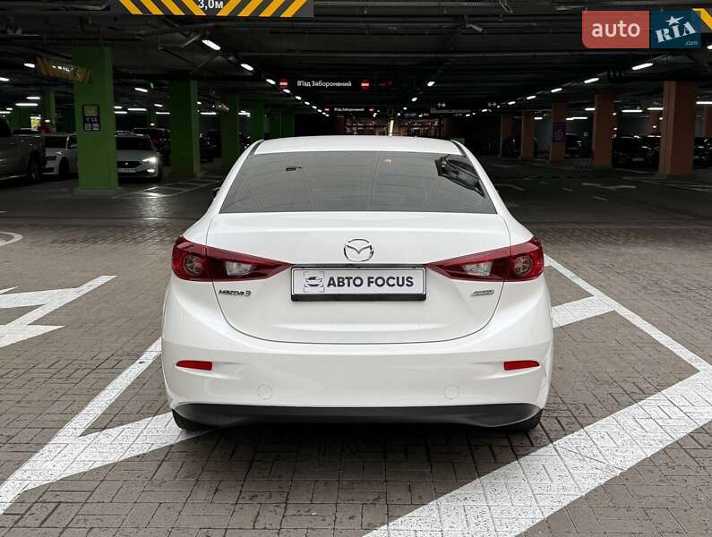 Седан Mazda 3 2017 в Киеве