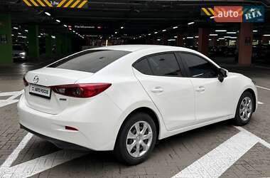 Седан Mazda 3 2017 в 