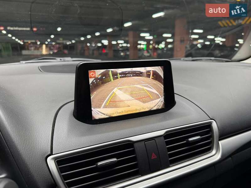 Седан Mazda 3 2017 в Киеве