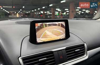 Седан Mazda 3 2017 в 