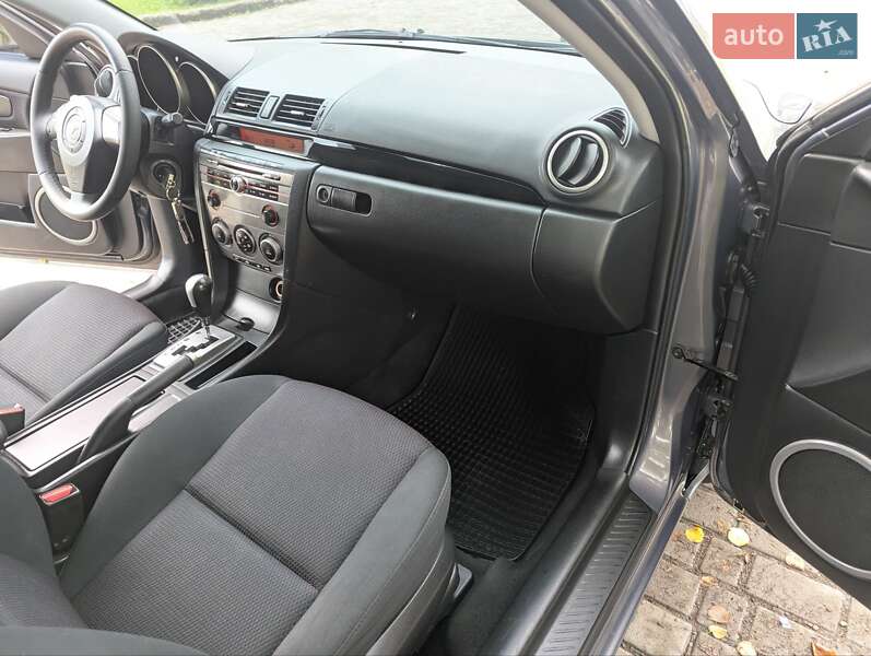 Хэтчбек Mazda 3 2006 в Коломые
