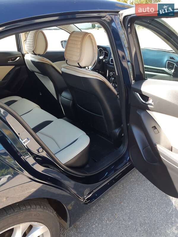 Хэтчбек Mazda 3 2015 в Харькове