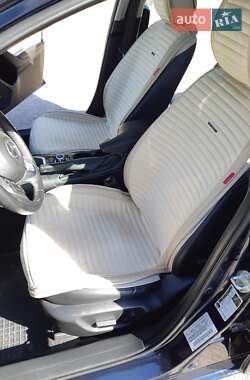 Хэтчбек Mazda 3 2015 в 