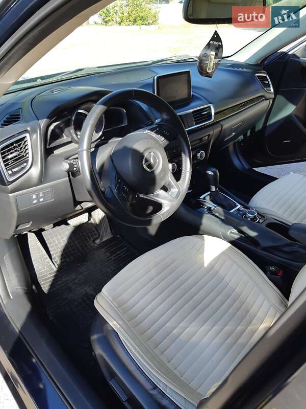 Хэтчбек Mazda 3 2015 в Харькове