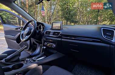 Седан Mazda 3 2015 в 