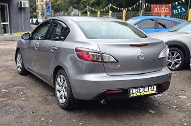 Седан Mazda 3 2011 в 