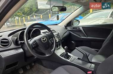 Седан Mazda 3 2011 в 