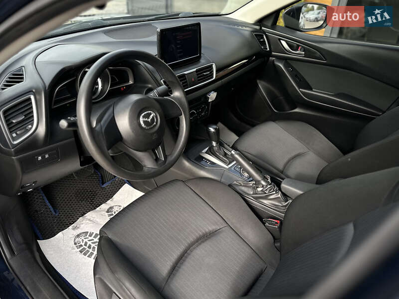 Седан Mazda 3 2014 в Шептицькому