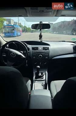Хэтчбек Mazda 3 2012 в 