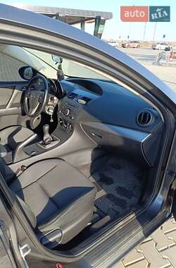 Хэтчбек Mazda 3 2012 в 