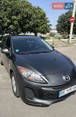 Хэтчбек Mazda 3 2012 в 