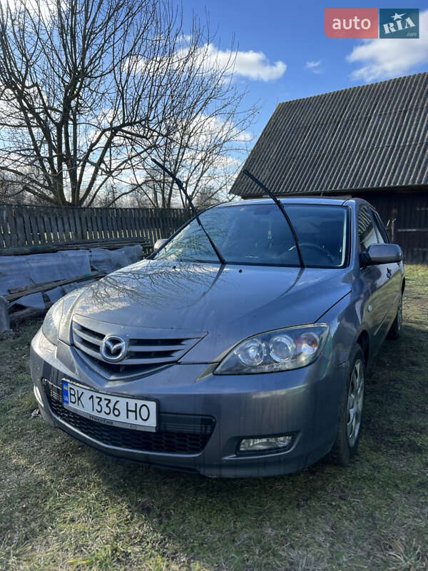 Хэтчбек Mazda 3 2007 в Радомышле