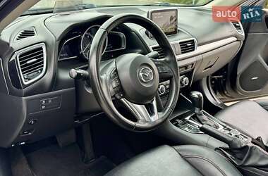 Седан Mazda 3 2015 в 