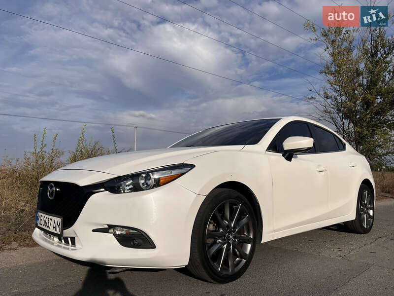 Седан Mazda 3 2017 в Днепре