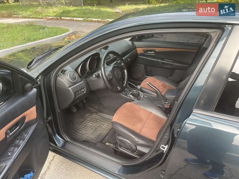 Седан Mazda 3 2005 в Днепре